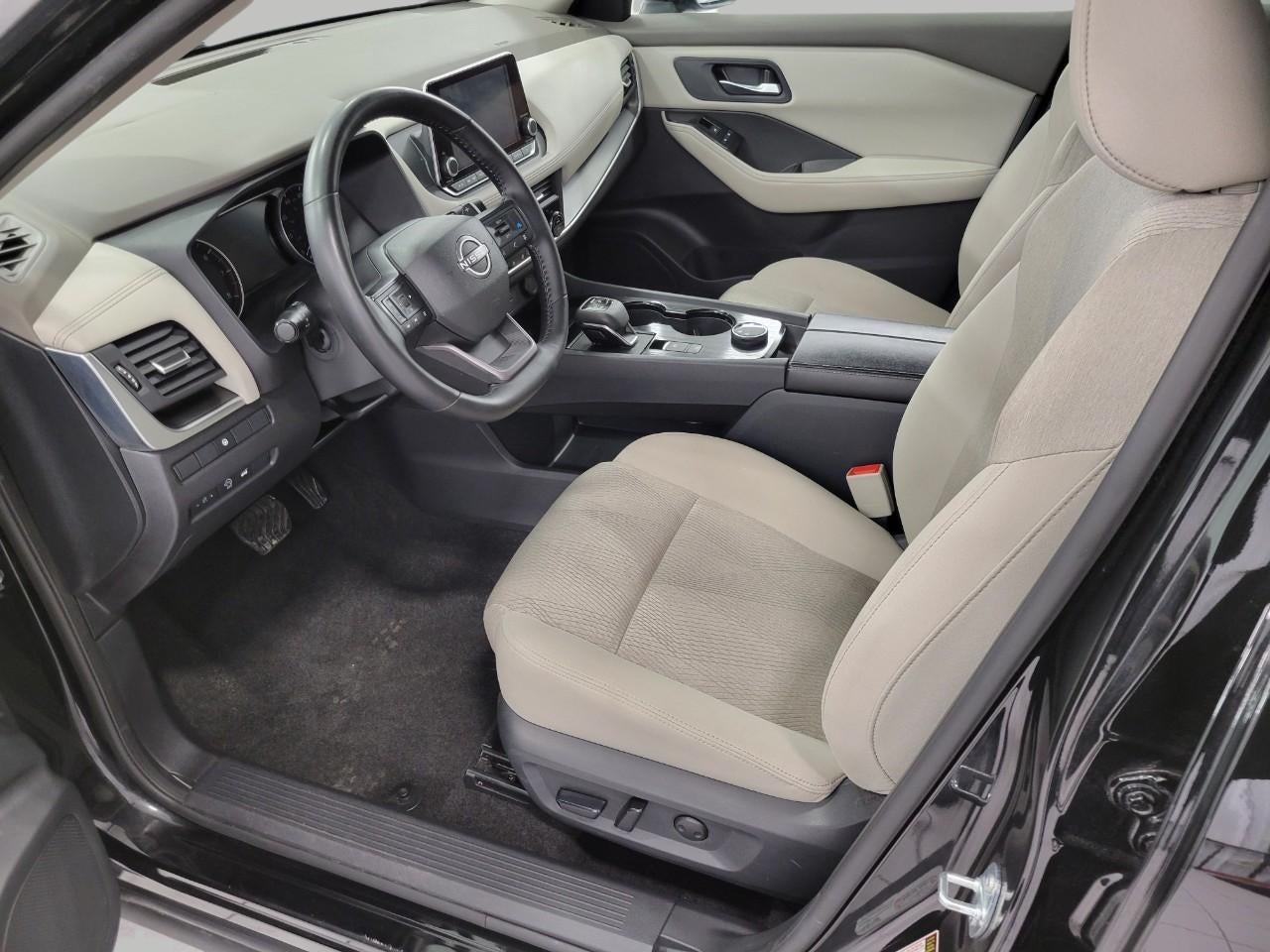 2025 Nissan Rogue AWD SV