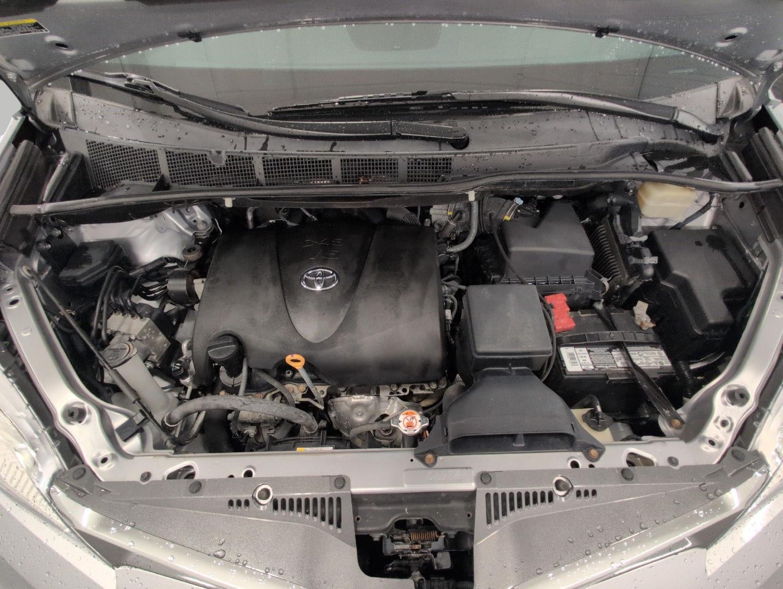 2018 Toyota Sienna XLE FWD 8-Passenger