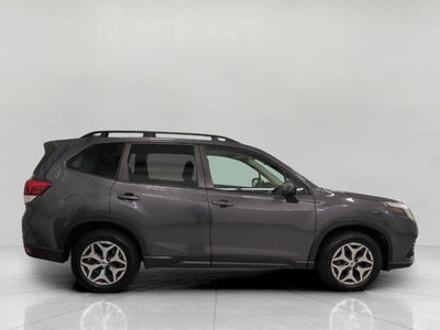 2023 Subaru Forester Premium CVT