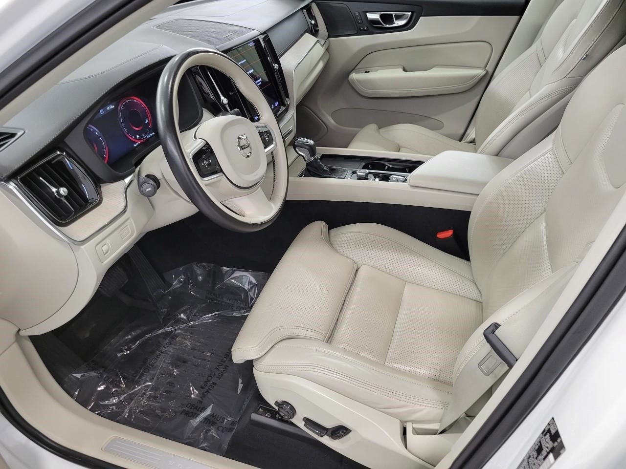 2021 Volvo XC60 T5 AWD INSCRIPTION ** CLIMATE PACKAGE ** ADVANCED PACKAGE ** PARK ASSIST PILOT **