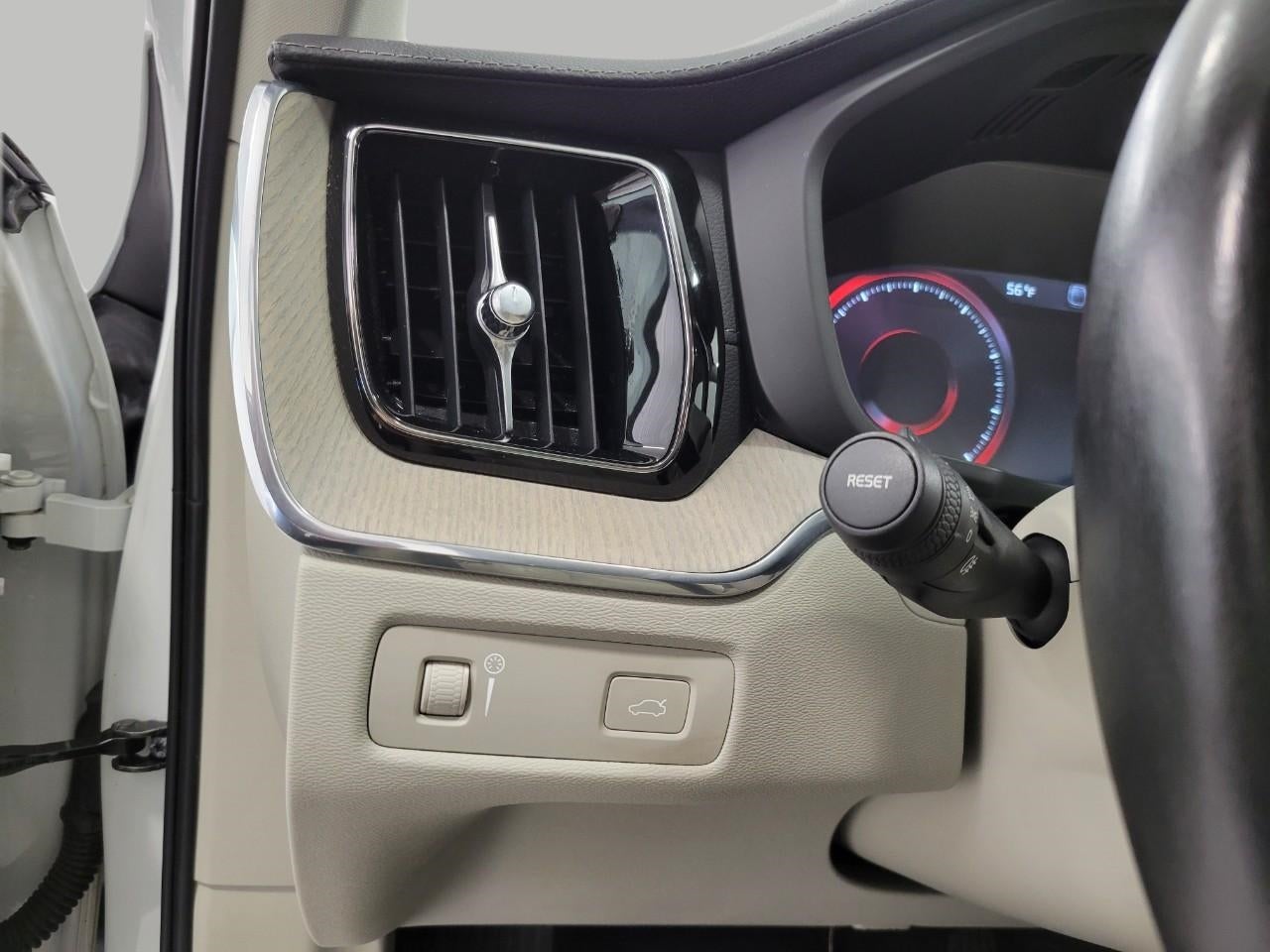 2021 Volvo XC60 T5 AWD INSCRIPTION ** CLIMATE PACKAGE ** ADVANCED PACKAGE ** PARK ASSIST PILOT **