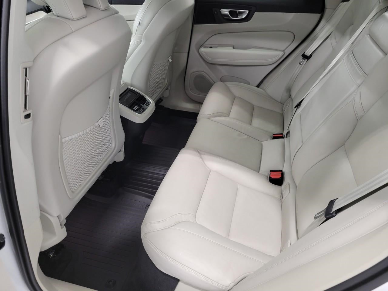 2021 Volvo XC60 T5 AWD INSCRIPTION ** CLIMATE PACKAGE ** ADVANCED PACKAGE ** PARK ASSIST PILOT **