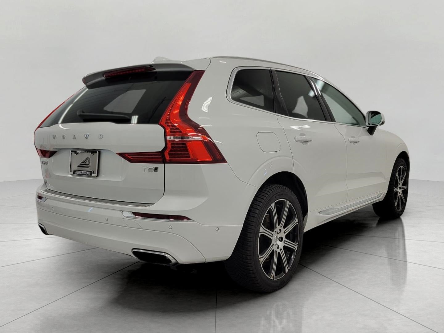 2021 Volvo XC60 T5 AWD INSCRIPTION ** CLIMATE PACKAGE ** ADVANCED PACKAGE ** PARK ASSIST PILOT **