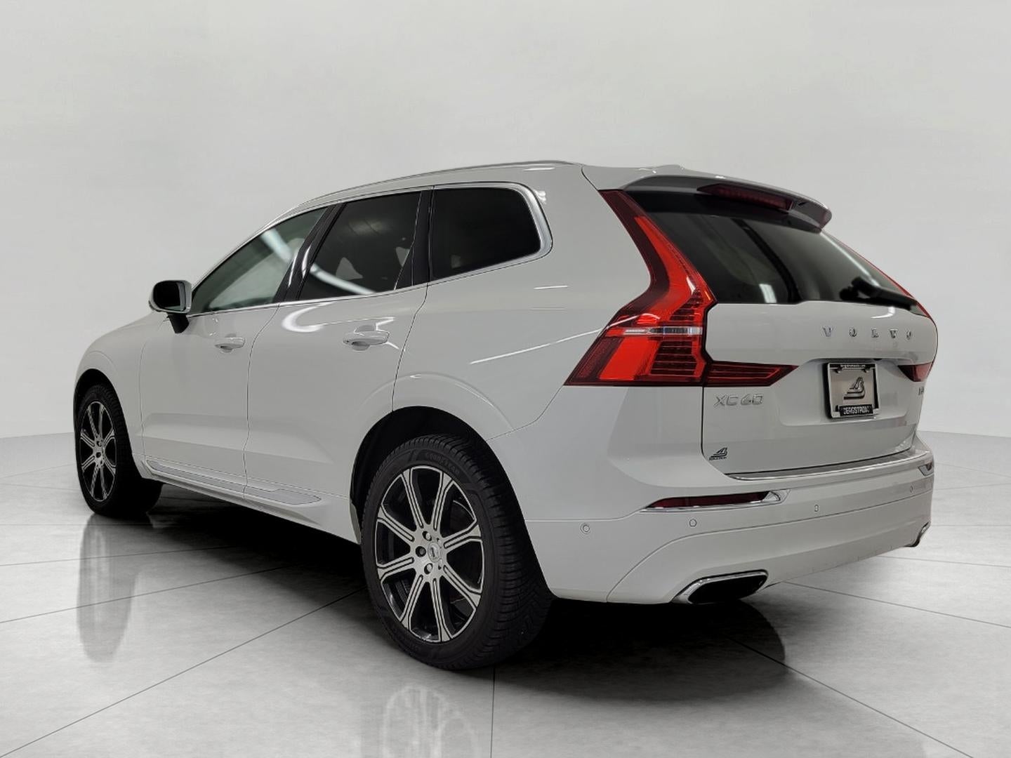 2021 Volvo XC60 T5 AWD INSCRIPTION ** CLIMATE PACKAGE ** ADVANCED PACKAGE ** PARK ASSIST PILOT **